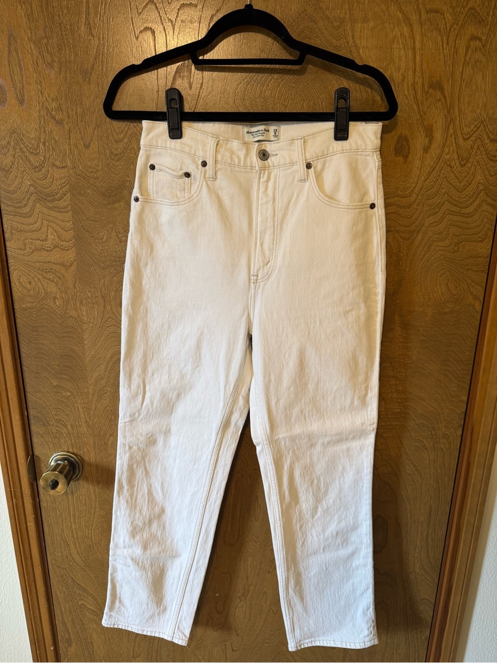 Abercrombie & Fitch Cream Ankle Straight Ultra High Rise Jeans Size 28